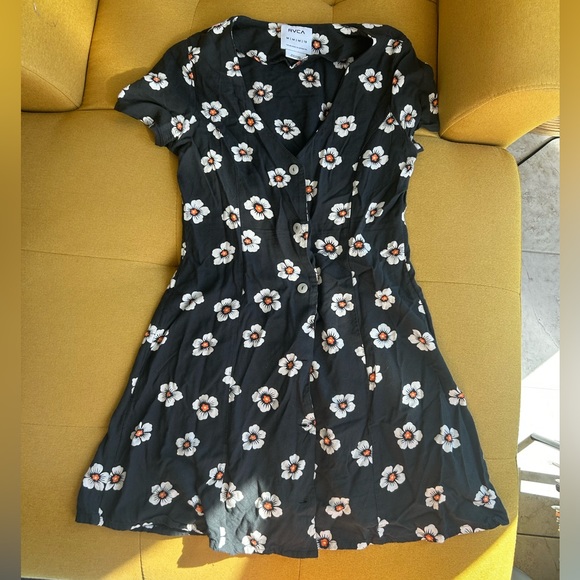 RVCA Understated Mini Dress 🌼 - Picture 6 of 8